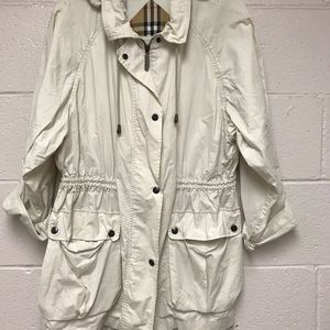 Burberry light weight women’s coat